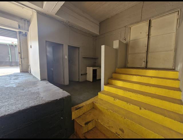 133M² WAREHOUSE TO LET IN DENVER